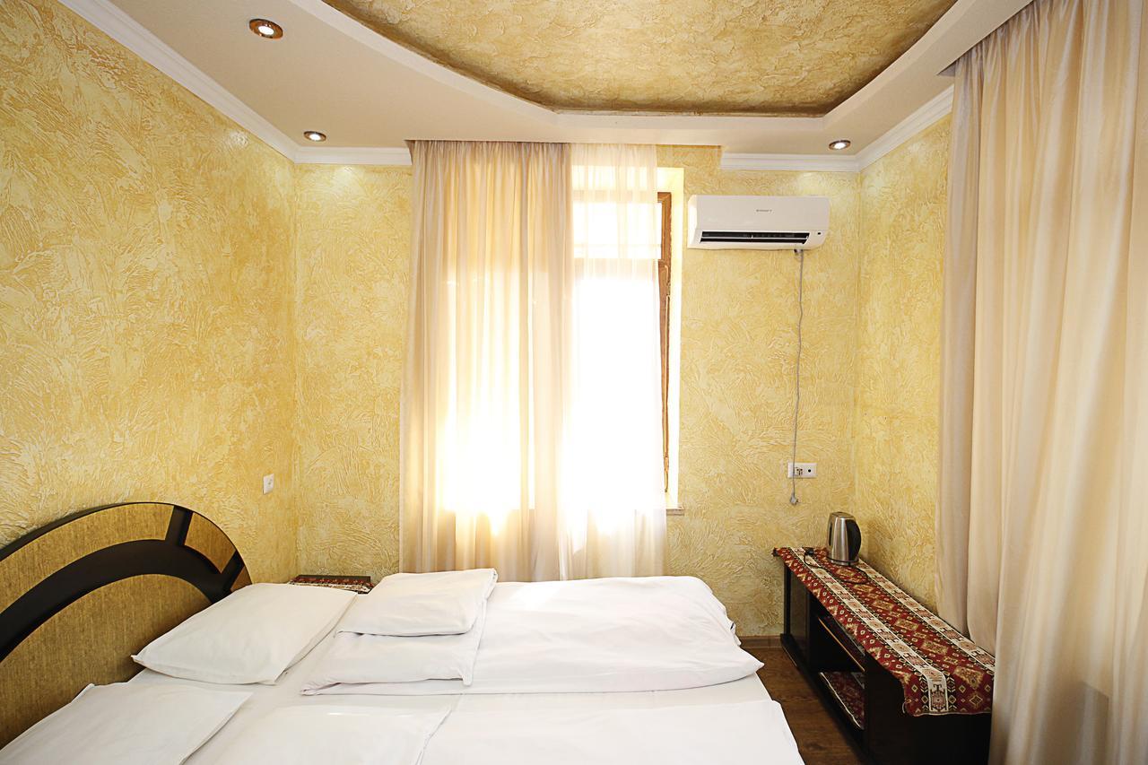 Planet Hotel Yerevan Luaran gambar